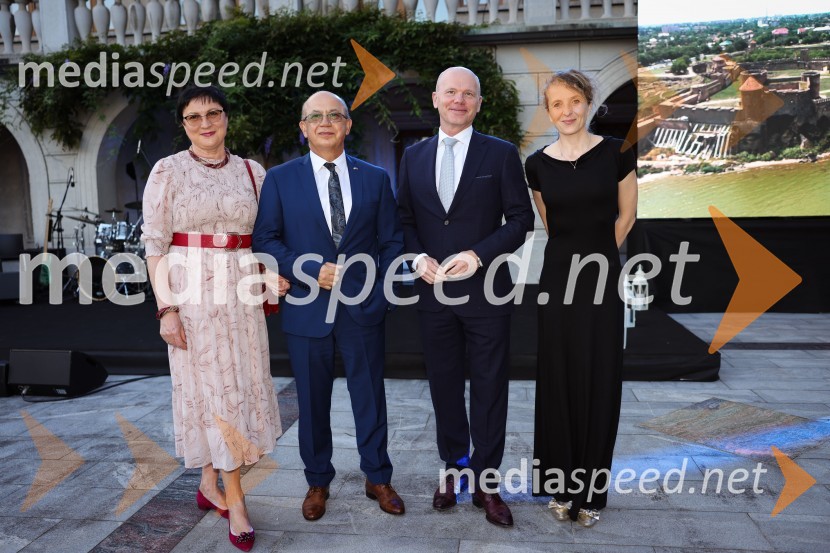  ... ;  Mihajlo  Brodovič, ukrajinski veleposlanik v Sloveniji;  ... ;  Polona Lovšin, vodja komunikacij, Riko d.o.o.Kresna noč 2022, dobrodelna prireditev Lions kluba Ljubljana Ilirija