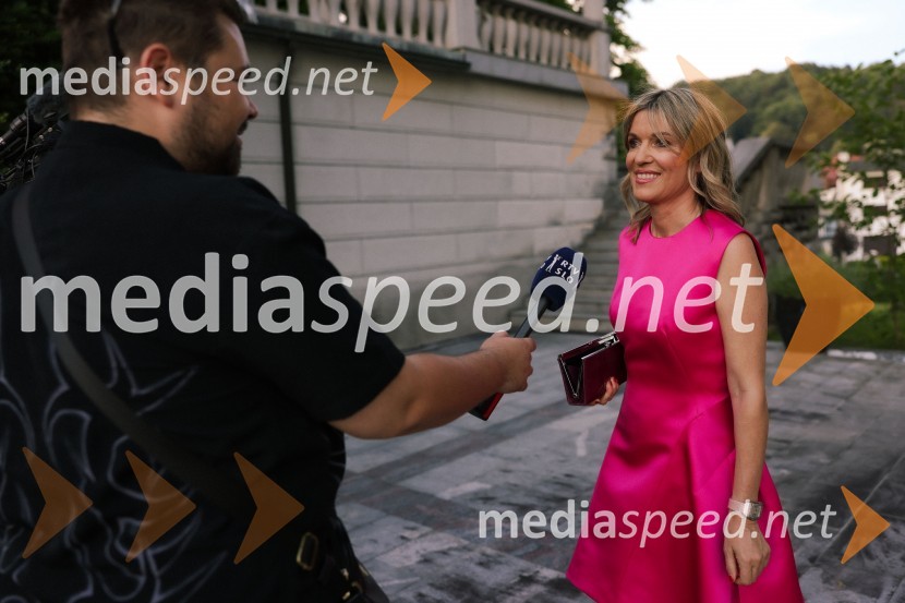  Nejc Simšič, novinar;  Barbara Uranjek, direktorica, Britansko-slovenska gospodarska zbornicaKresna noč 2022, dobrodelna prireditev Lions kluba Ljubljana Ilirija