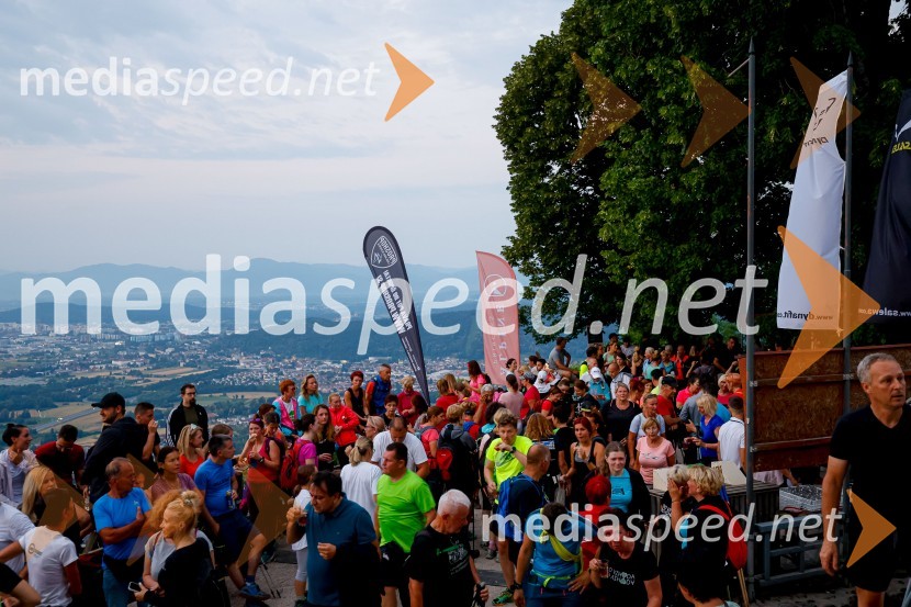 Od vzhoda do vzhoda 2022 - skupinski vzpon na Šmarno goro