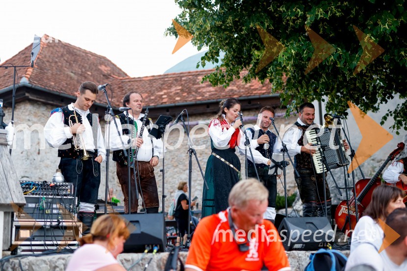 Od vzhoda do vzhoda 2022 - skupinski vzpon na Šmarno goro