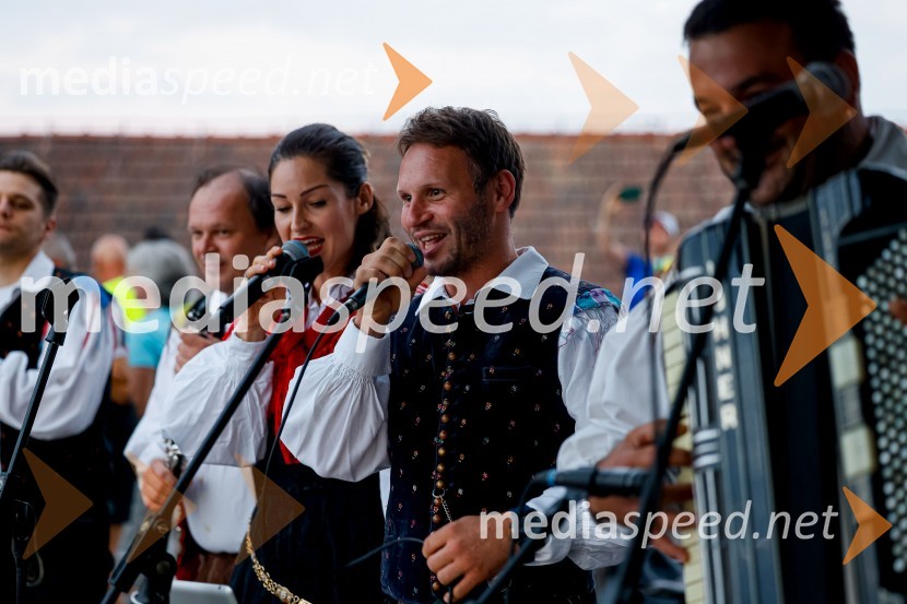 Od vzhoda do vzhoda 2022 - skupinski vzpon na Šmarno goro