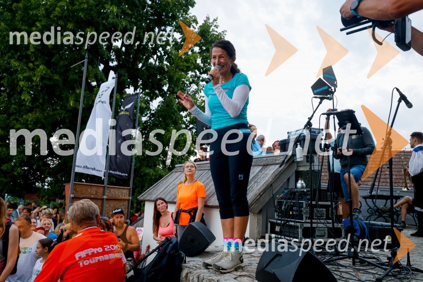  Betka Šuhel Mikolič, mentorica nastopanja v javnosti, radijska in televizijska voditeljica, podjetje BPROd vzhoda do vzhoda 2022 - skupinski vzpon na Šmarno goro