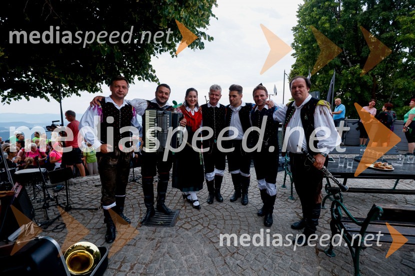 Od vzhoda do vzhoda 2022 - skupinski vzpon na Šmarno goro