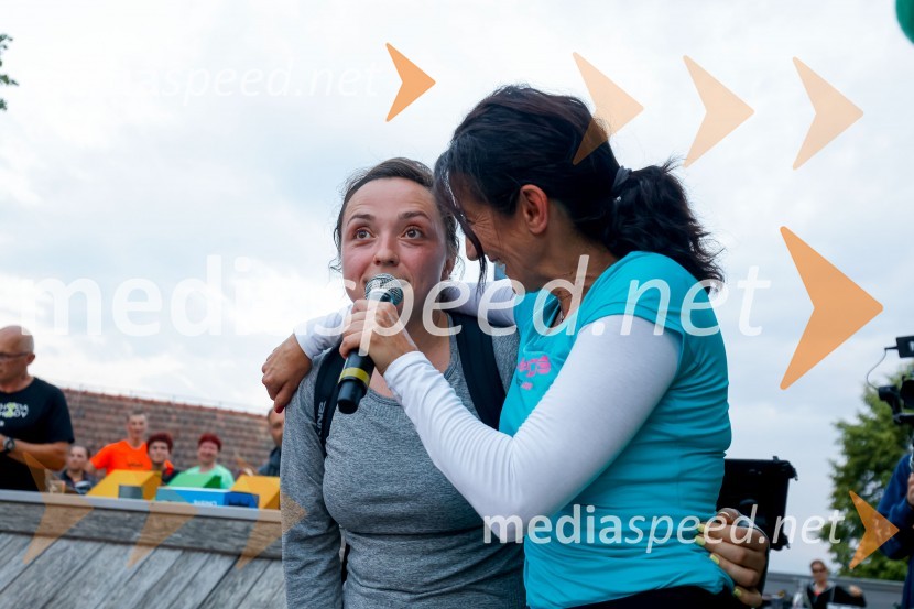  Anja Ramšak, voditeljica, Radio 1;  Betka Šuhel Mikolič, mentorica nastopanja v javnosti, radijska in televizijska voditeljica, podjetje BPROd vzhoda do vzhoda 2022 - skupinski vzpon na Šmarno goro