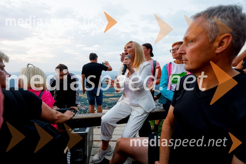  Nuša Derenda, pevkaOd vzhoda do vzhoda 2022 - skupinski vzpon na Šmarno goro