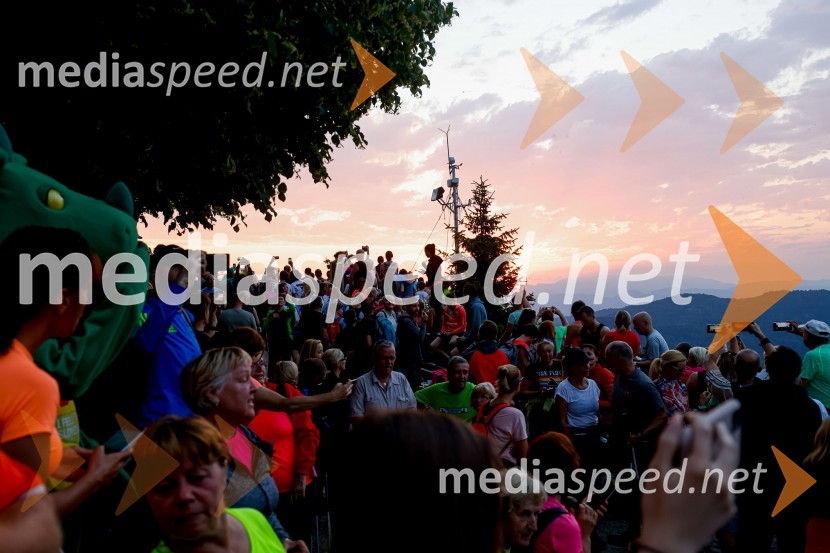 Od vzhoda do vzhoda 2022 - skupinski vzpon na Šmarno goro