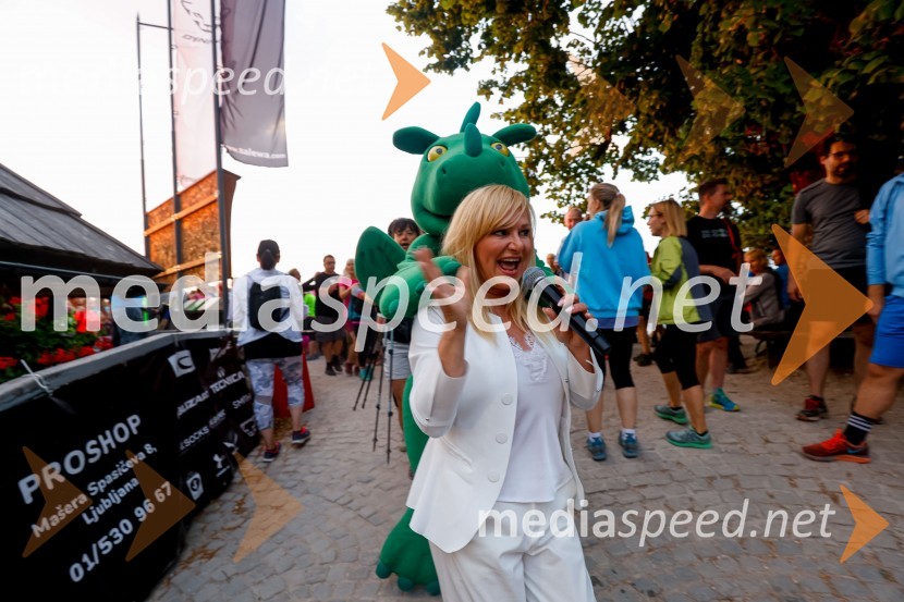  Nuša Derenda, pevkaOd vzhoda do vzhoda 2022 - skupinski vzpon na Šmarno goro