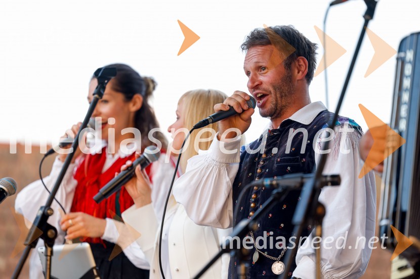 Od vzhoda do vzhoda 2022 - skupinski vzpon na Šmarno goro