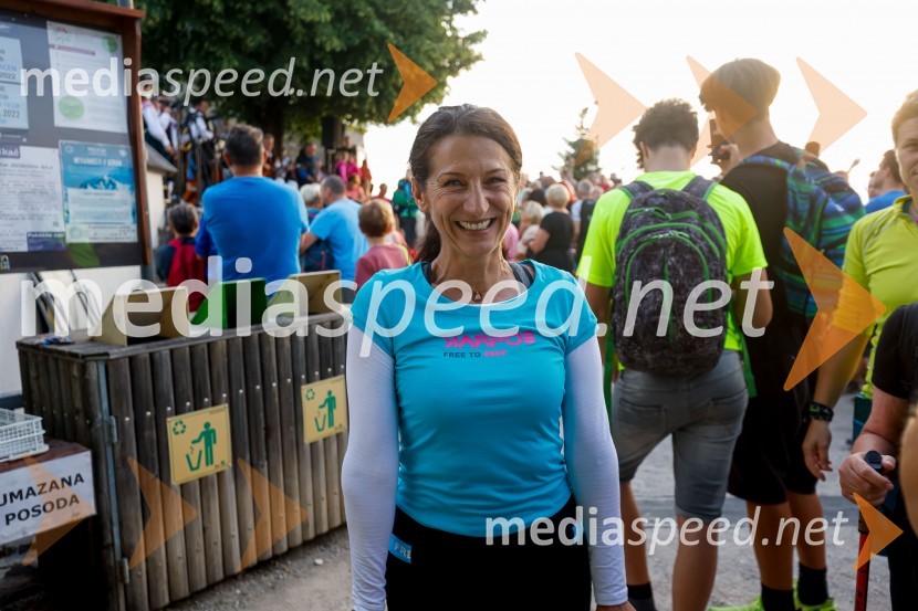  Betka Šuhel Mikolič, mentorica nastopanja v javnosti, radijska in televizijska voditeljica, podjetje BPROd vzhoda do vzhoda 2022 - skupinski vzpon na Šmarno goro
