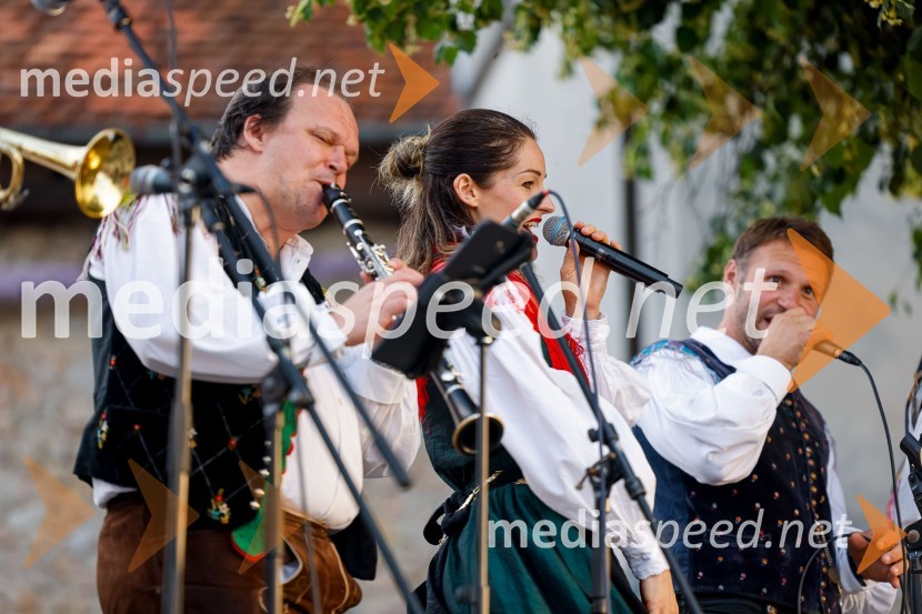 Od vzhoda do vzhoda 2022 - skupinski vzpon na Šmarno goro