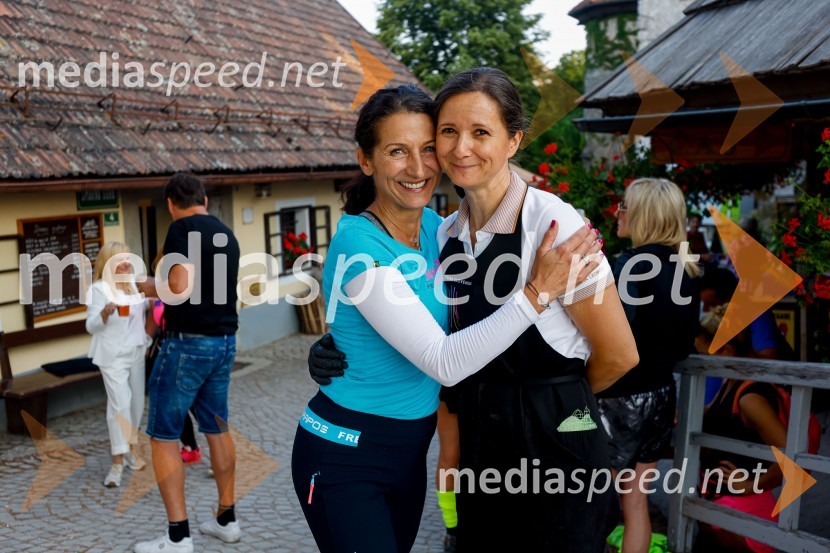  Betka Šuhel Mikolič, mentorica nastopanja v javnosti, radijska in televizijska voditeljica, podjetje BPR;  ... Od vzhoda do vzhoda 2022 - skupinski vzpon na Šmarno goro