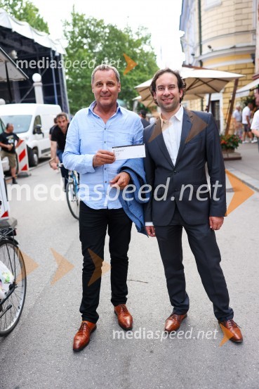  Danilo Rošker, direktor SNG Maribor;  Simon Krečič, umetniški direktor Opere SNG MariborPoletna noč, otvoritev jubilejnega 70. Ljubljana Festivala