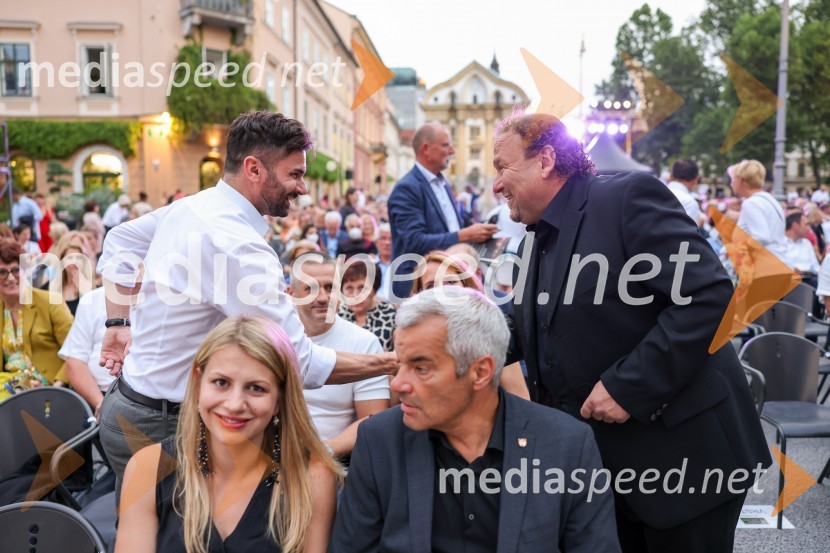  Katja Arsenovič, direktorica Rožmarin Hospitality Group;  Miha Pahulje, član uprave Zavarovalnica Sava;  Aleksander Saša Arsenovič, župan, Mestna občina Maribor;  Darko  Brlek, direktor in umetniški vodja, Festival LjubljanaPoletna noč, otvoritev jubilejnega 70. Ljubljana Festivala