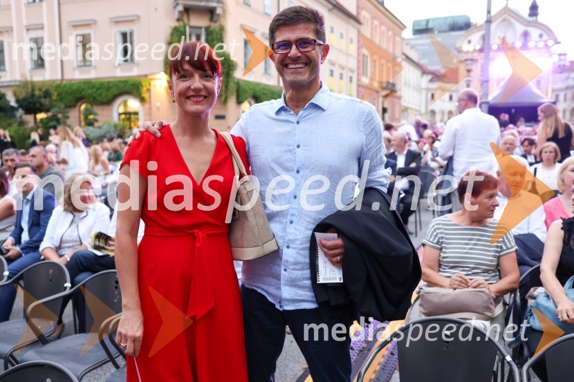  Urša Manček Rakovec, marketing, RTV Slovenija;  Matjaž Rakovec, župan Mestne občine KranjPoletna noč, otvoritev jubilejnega 70. Ljubljana Festivala