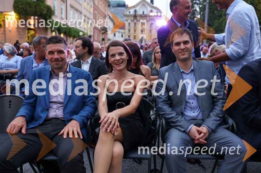 dr. Peter Gregorčič,  predsednik Programskega sveta, RTV Slovenija;  Vesna Zadravec, strokovna direktorica za področje tržnih dejavnosti in programskih vsebin, RTV Slovenija;  Andrej Grah Whatmough, generalni direktor RTV SlovenijaPoletna noč, otvoritev jubilejnega 70. Ljubljana Festivala