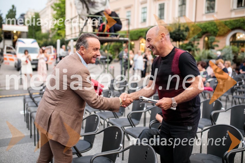  ... ;  Marjan  Batagelj, predsednik upravnega odbora, Postojnska jamaPoletna noč, otvoritev jubilejnega 70. Ljubljana Festivala