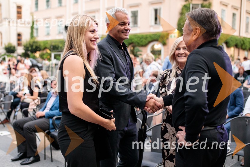  Katja Arsenovič, direktorica Rožmarin Hospitality Group;  Aleksander Saša Arsenovič, župan, Mestna občina Maribor;  Mija Janković, soproga Zorana Jankovića;  Zoran Janković, župan, Mestna občina LjubljanaPoletna noč, otvoritev jubilejnega 70. Ljubljana Festivala