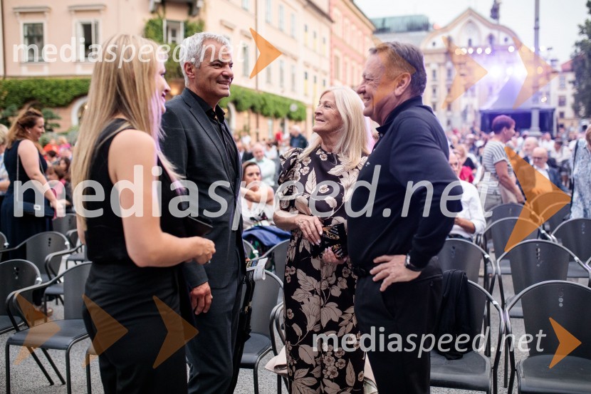  Katja Arsenovič, direktorica Rožmarin Hospitality Group;  Aleksander Saša Arsenovič, župan, Mestna občina Maribor;  Mija Janković, soproga Zorana Jankovića;  Zoran Janković, župan, Mestna občina LjubljanaPoletna noč, otvoritev jubilejnega 70. Ljubljana Festivala