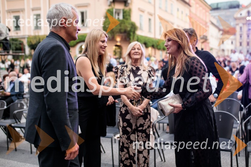  Aleksander Saša Arsenovič, župan, Mestna občina Maribor;  Katja Arsenovič, direktorica Rožmarin Hospitality Group;  Mija Janković, soproga Zorana Jankovića;  Janja LambergerPoletna noč, otvoritev jubilejnega 70. Ljubljana Festivala