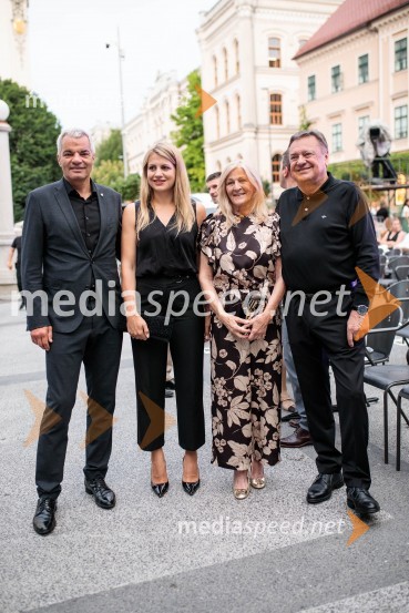  Aleksander Saša Arsenovič, župan, Mestna občina Maribor;  Katja Arsenovič, direktorica Rožmarin Hospitality Group;  Mija Janković, soproga Zorana Jankovića;  Zoran Janković, župan, Mestna občina LjubljanaPoletna noč, otvoritev jubilejnega 70. Ljubljana Festivala