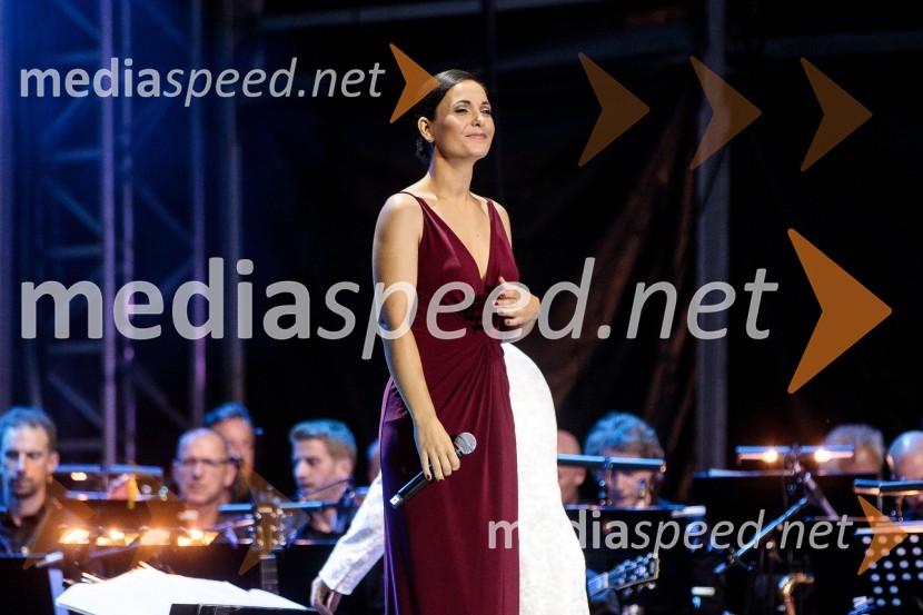  Nina Strnad, pevkaPoletna noč, otvoritev jubilejnega 70. Ljubljana Festivala