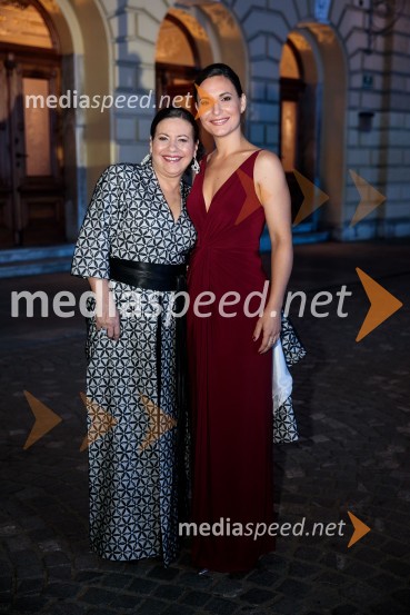  Darja Švajger, pevka;  Nina Strnad, pevkaPoletna noč, otvoritev jubilejnega 70. Ljubljana Festivala