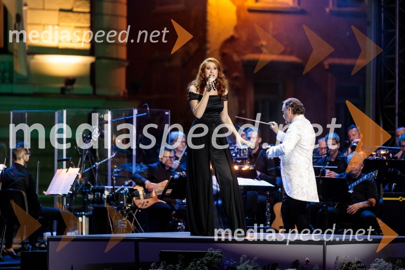  Eva Boto, pevkaPoletna noč, otvoritev jubilejnega 70. Ljubljana Festivala