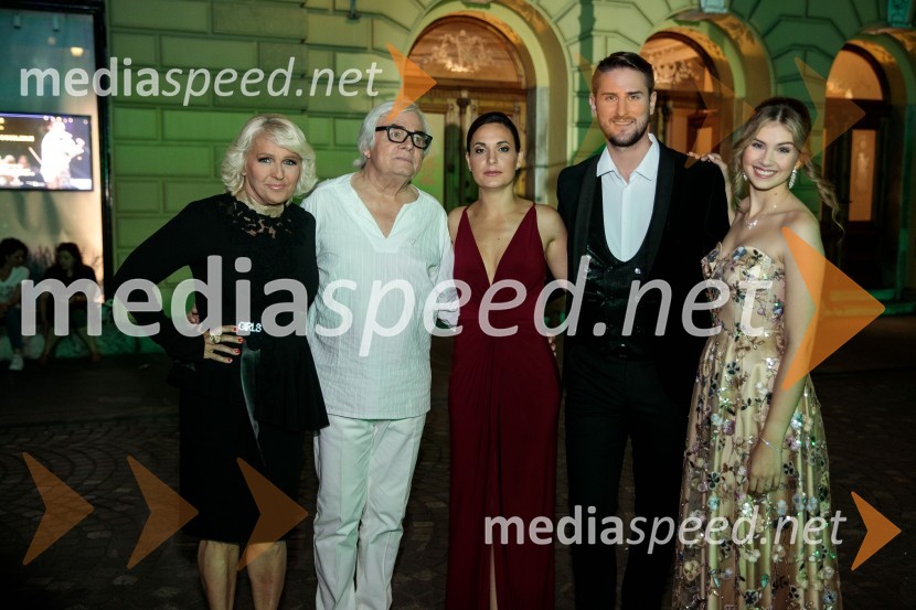  Alenka Godec, pevka;  Lado  Leskovar, pevec in ambasador Unicef;  Nina Strnad, pevka;  Gregor Ravnik, pevec;  Saša Lešnjek, pevka, igralkaPoletna noč, otvoritev jubilejnega 70. Ljubljana Festivala