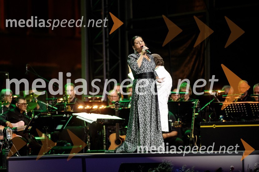  Darja Švajger, pevkaPoletna noč, otvoritev jubilejnega 70. Ljubljana Festivala