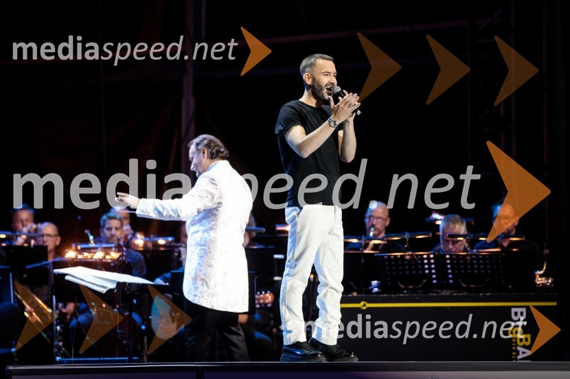  Anžej Dežan, pevecPoletna noč, otvoritev jubilejnega 70. Ljubljana Festivala