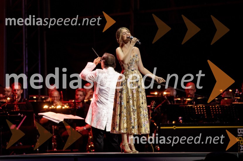  Saša Lešnjek, pevka, igralkaPoletna noč, otvoritev jubilejnega 70. Ljubljana Festivala