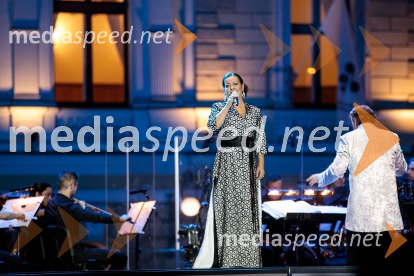  Darja Švajger, pevkaPoletna noč, otvoritev jubilejnega 70. Ljubljana Festivala