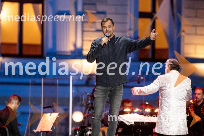  Andraž Hribar, pevecPoletna noč, otvoritev jubilejnega 70. Ljubljana Festivala