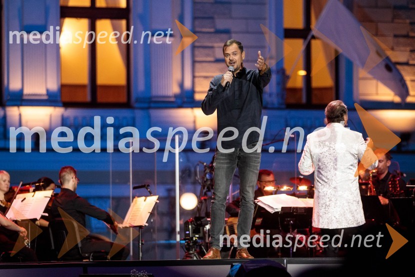  Andraž Hribar, pevecPoletna noč, otvoritev jubilejnega 70. Ljubljana Festivala