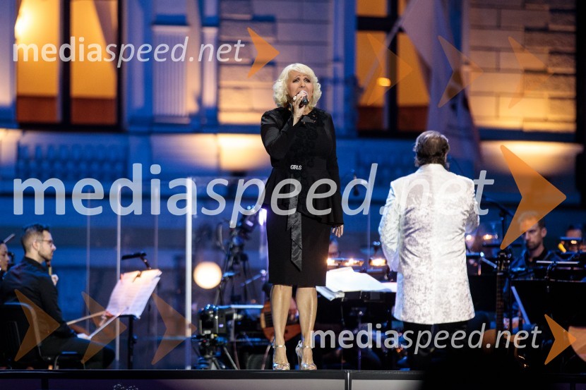  Alenka Godec, pevkaPoletna noč, otvoritev jubilejnega 70. Ljubljana Festivala