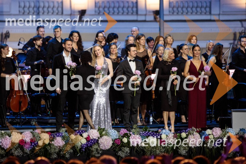  Gregor Ravnik, pevec;  Zala Smolnikar, pevka;  Anže Šuštar, glasbenik;  Alenka Godec, pevka;  Nina Strnad, pevkaPoletna noč, otvoritev jubilejnega 70. Ljubljana Festivala