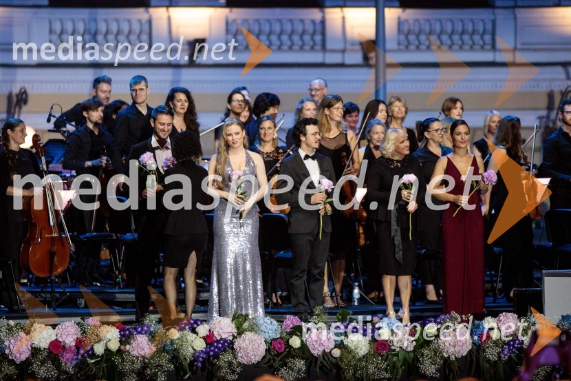  Gregor Ravnik, pevec;  Zala Smolnikar, pevka;  Anže Šuštar, glasbenik;  Alenka Godec, pevka;  Nina Strnad, pevkaPoletna noč, otvoritev jubilejnega 70. Ljubljana Festivala