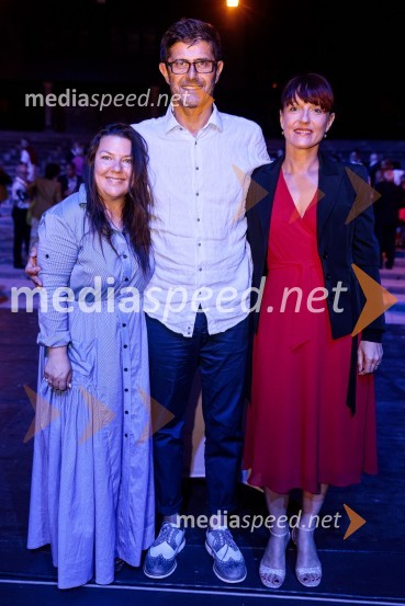  Tjaša Kolenc Filipčič, vodja upravljanja z blagovno znamko in direktorica marketinga v Skupini Triglav;  Matjaž Rakovec, župan Mestne občine Kranj;  Urša Manček Rakovec, marketing, RTV SlovenijaPoletna noč, otvoritev jubilejnega 70. Ljubljana Festivala