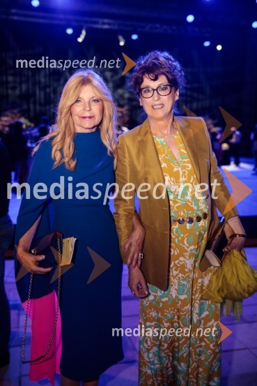  Darja Kuhar Kotnik, soustanoviteljica in podpredsednica Društva za zdravje naroda;  ... Poletna noč, otvoritev jubilejnega 70. Ljubljana Festivala