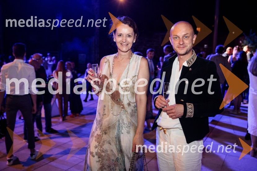 dr. Mateja Gaber, predsednica Akademskega zbora Filozofske fakultete; dr. Sašo Jerše,  prodekan za doktorski študij in znanstvenoraziskovalno delo na Filozofski fakultetiPoletna noč, otvoritev jubilejnega 70. Ljubljana Festivala