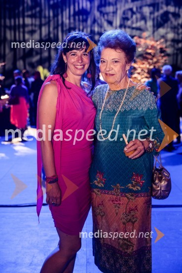  Irena Lesjak, strokovna sodelavka za koncertno dejavnost RTV Slovenija;  Elza Budau, slovenska tekstopiska, pesnica in pisateljicaPoletna noč, otvoritev jubilejnega 70. Ljubljana Festivala