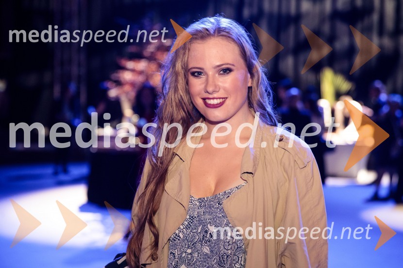  Zala Smolnikar, pevkaPoletna noč, otvoritev jubilejnega 70. Ljubljana Festivala