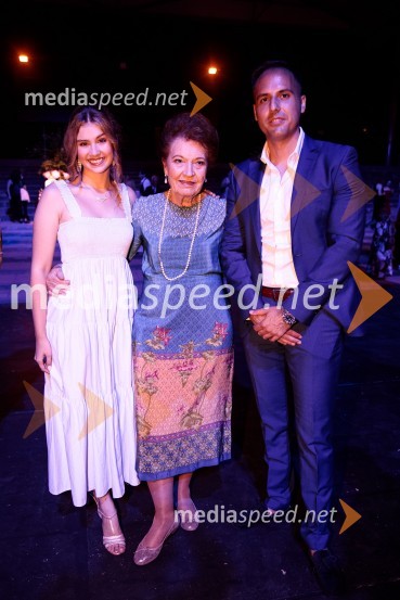  Saša Lešnjek, pevka, igralka;  Elza Budau, slovenska tekstopiska, pesnica in pisateljica;  Bernardo Brizani, glasbenik, violončelistPoletna noč, otvoritev jubilejnega 70. Ljubljana Festivala