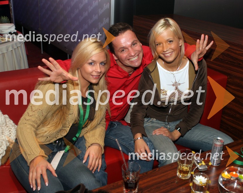 Špela, Jani Pavec in Špelca, skupina Atomik HarmonikBowling zvezd, finale Planet Tuš Celje