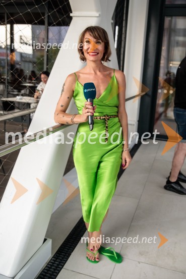  Ana ReščanPremiera filma Elvis, Cineplexx Ljubljana