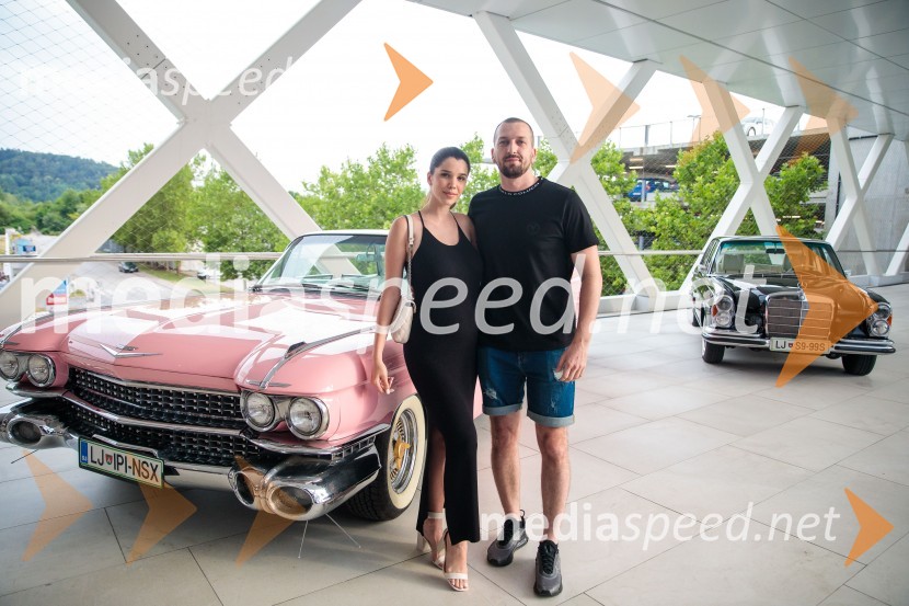  Ariana Hodžić, Miss turizma 2018;  Pero MartićPremiera filma Elvis, Cineplexx Ljubljana