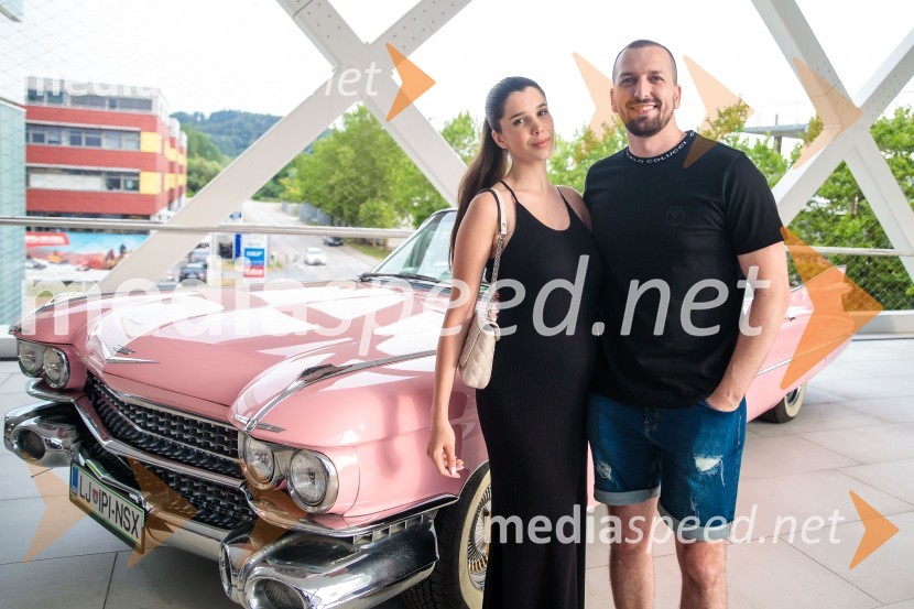  Ariana Hodžić, Miss turizma 2018;  Pero MartićPremiera filma Elvis, Cineplexx Ljubljana