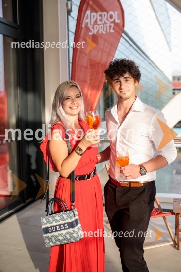  Alenka Trogrlič, youtuberka;  ... Premiera filma Elvis, Cineplexx Ljubljana