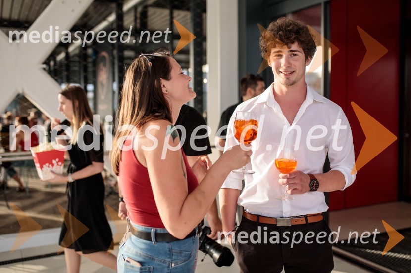  Deina Meglič;  ... Premiera filma Elvis, Cineplexx Ljubljana