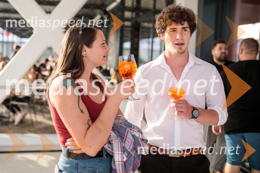  Deina Meglič;  ... Premiera filma Elvis, Cineplexx Ljubljana